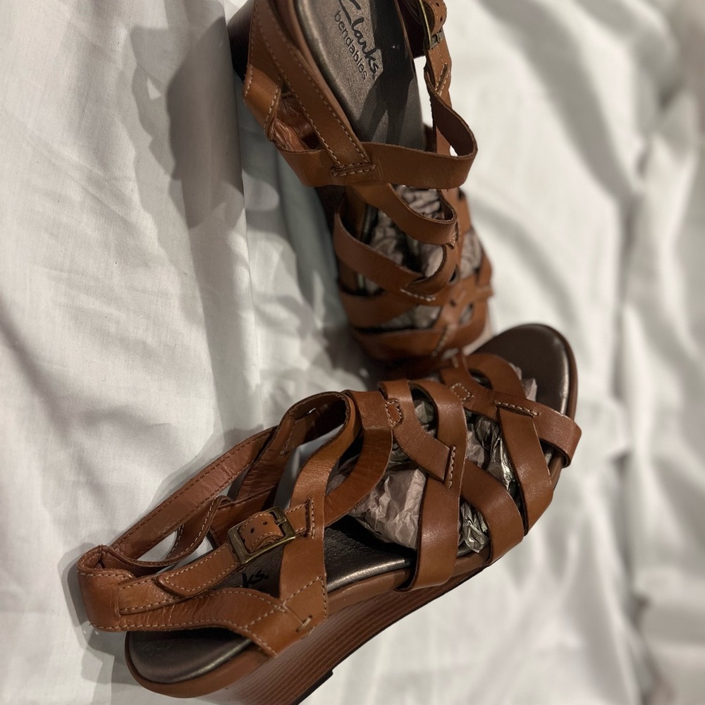 Clarks Women's Tan Leather Sandals